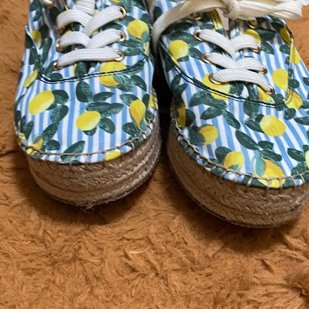 Gianni Bini Sneakers - Blue and Yellow Lemon Print